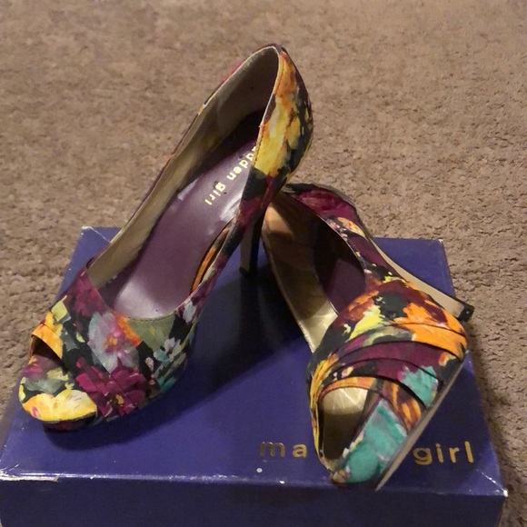 Madden Girl Peep Toe Floral Shoes - Picture 1 of 3